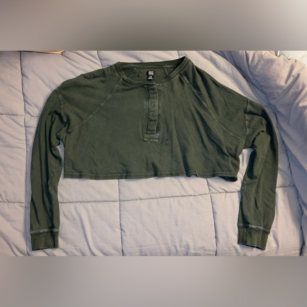 Women’s cropped long sleeve